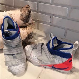 SOLD Kids Nike Lebron Soldier Basketball Shoes 5Y